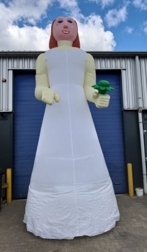 Opblaasbare bruid huren Opblaasbare bruid