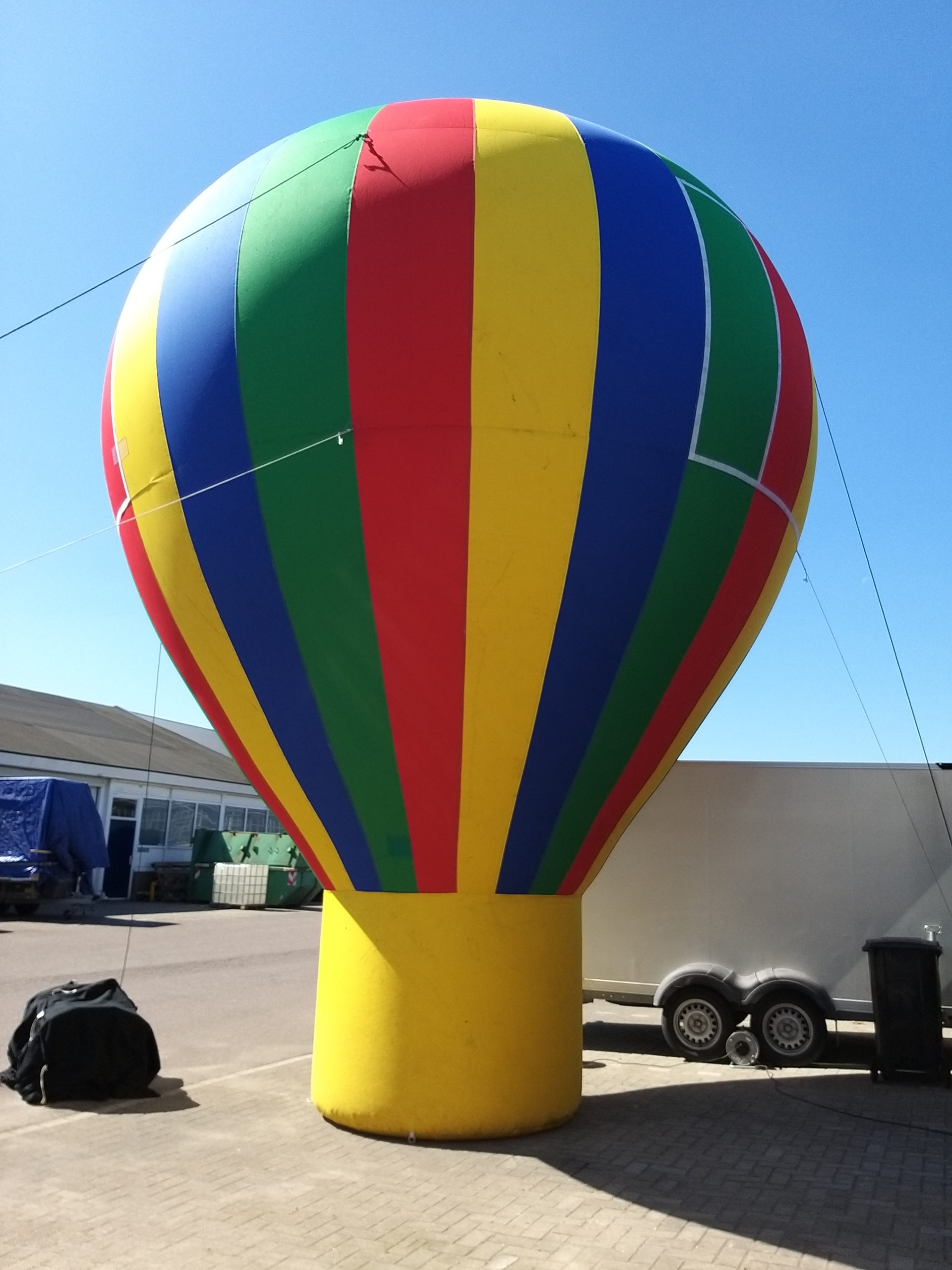 huiswerk kever cel Huur nu deze grote opblaasbare ballon als ideale publiekstrekker!